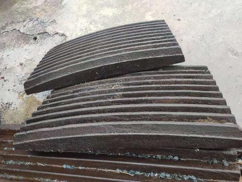 Crusher fixed jaw plate