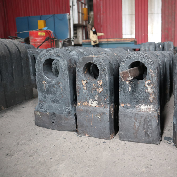 China Supplier Alloy high chromium Manganese Steel Hammer mill Crusher Parts Hammers head